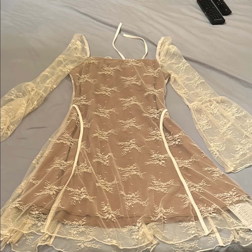 Elegant Lace gown in Cream and Brown